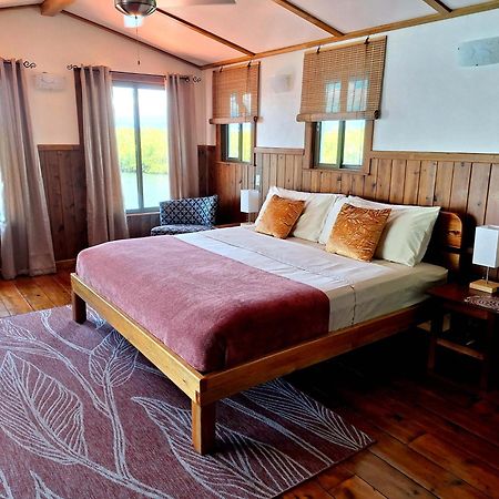 The Sunsetter Bed & Breakfast Bocas Town Exterior photo