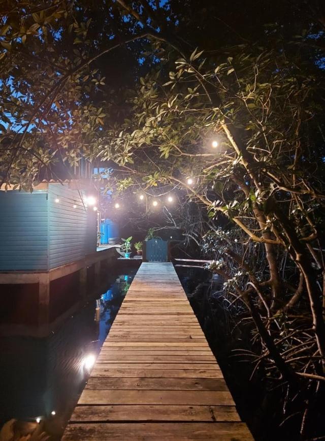 The Sunsetter Bed & Breakfast Bocas Town Exterior photo