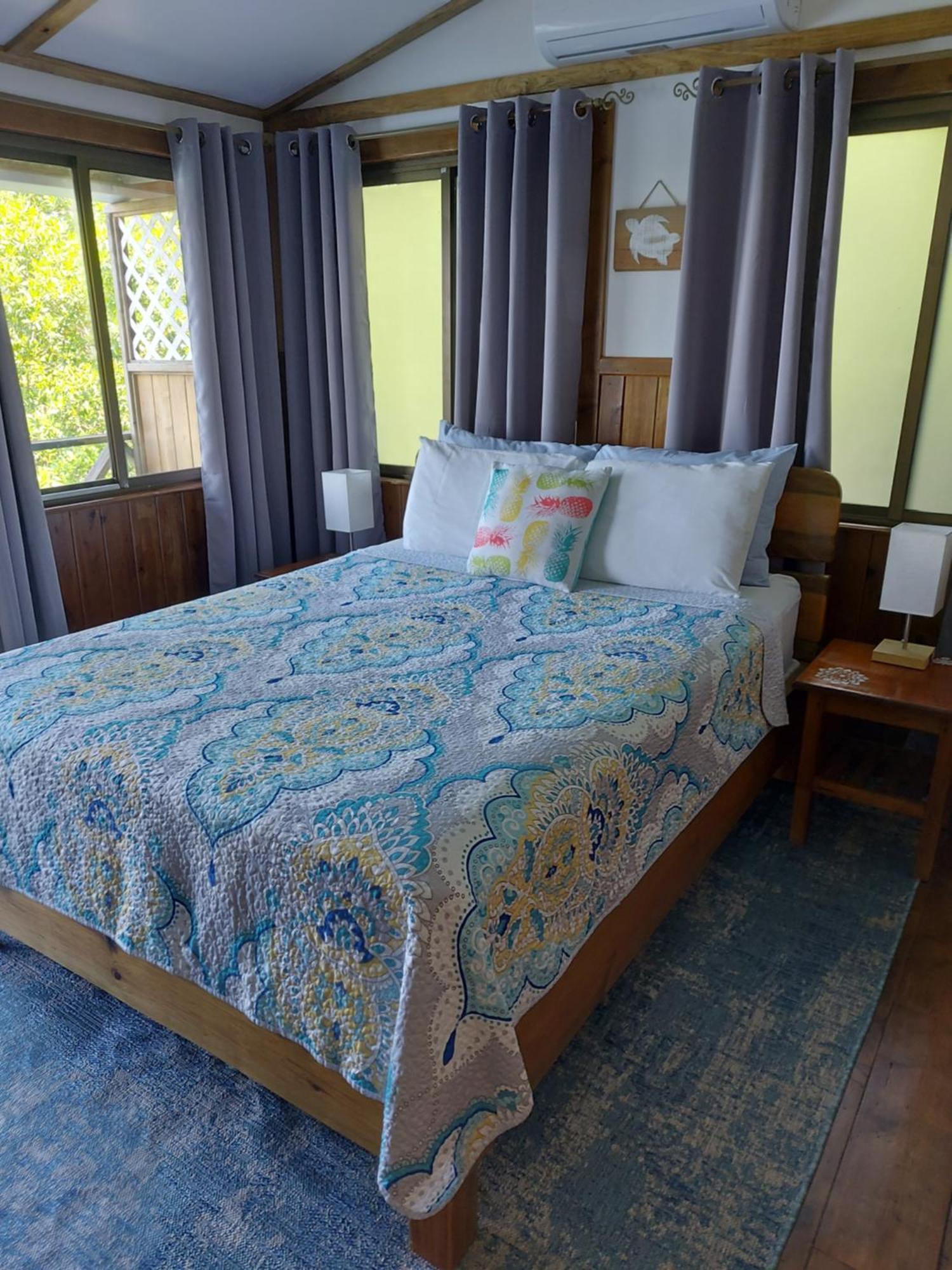 The Sunsetter Bed & Breakfast Bocas Town Exterior photo