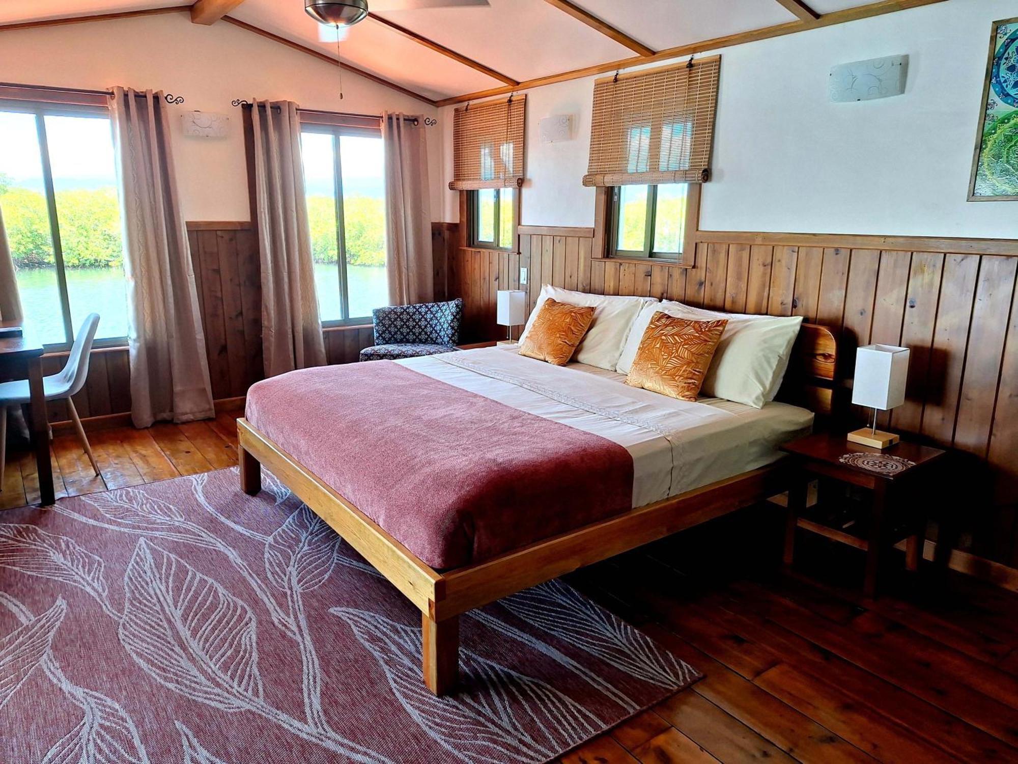 The Sunsetter Bed & Breakfast Bocas Town Exterior photo